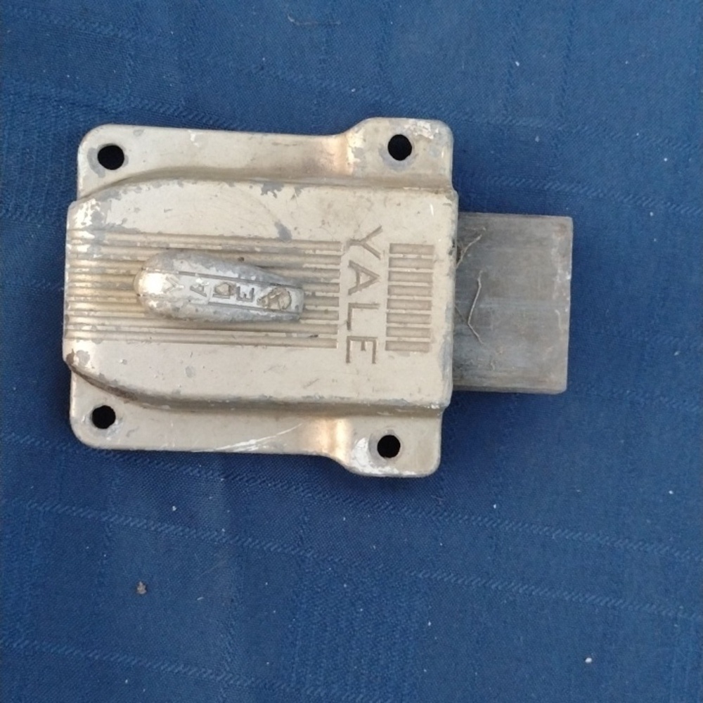 Yale Lock - Picture 2 of 2